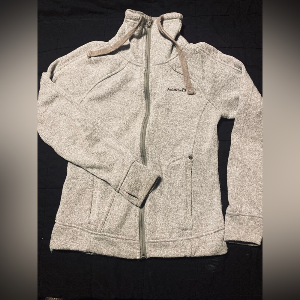 Avalanche cowl neck sweatshirt size medium